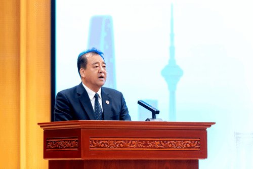 来自俄罗斯